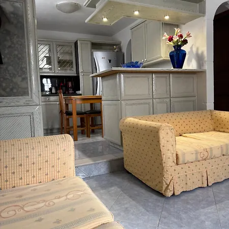 Syrigos Family 80 Sq.m On Naxos Town